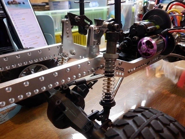 4WS化したクローラーラジコンの作り方をテストしてみた | WdwC